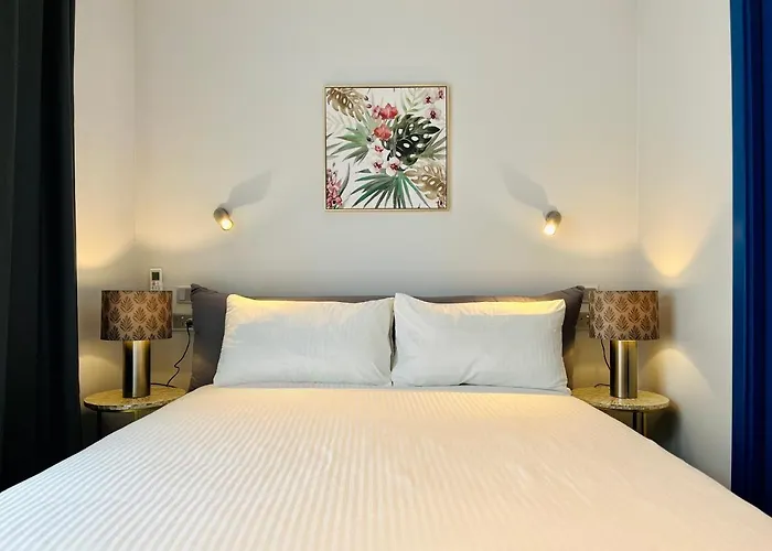 Sliema 8 Bedroom House With Pool