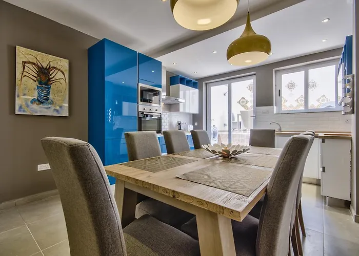 Elegant 4Br Sliema House With Rooftop Jacuzzi