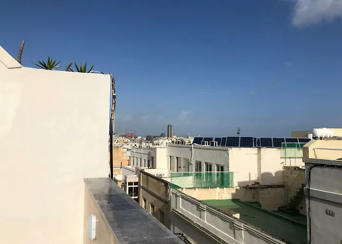 Holiday Townhouse In Sliema Centre